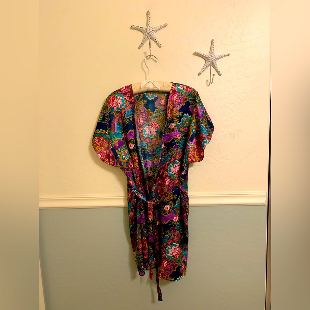 Woman’s Vintage Oriental Satin Dressing Robe Colorful Floral One Size EUC